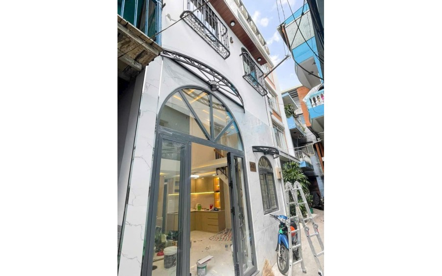 Bán ngôi nhà Đẹp còn mới xây dựng 3 Lầu Ngã 7 Lý Thái Tổ Lê Hồng Phong Q10 giá thấp 5 Tỷ 180 TL